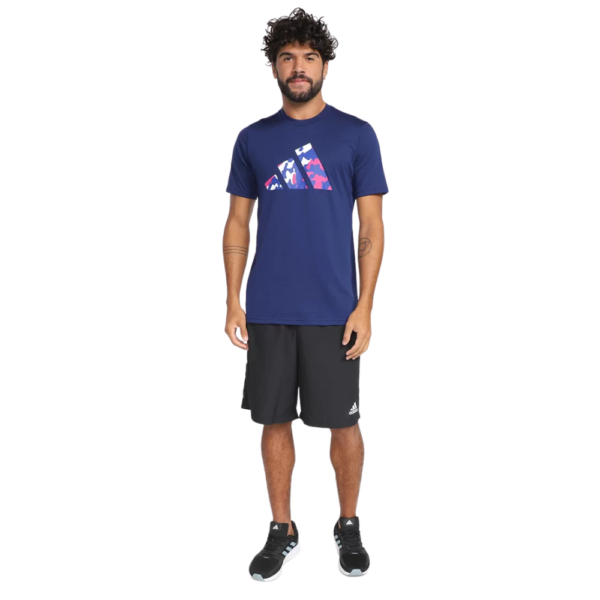 Camiseta Adidas Essentials Logo Camuflado Azul Escuro - Image 4